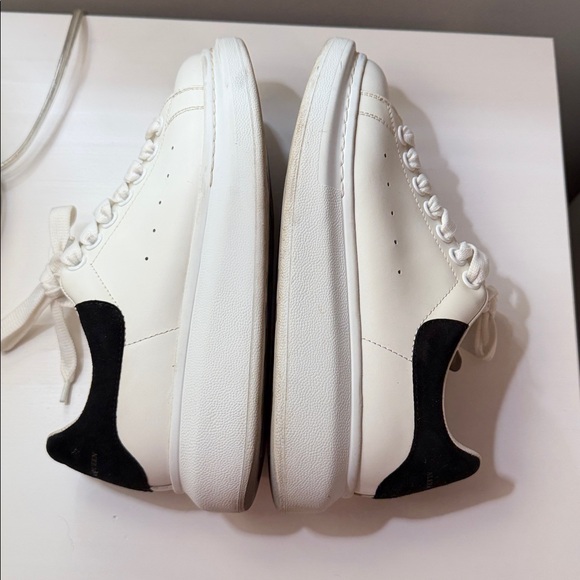 Alexander McQueen Sneakers - Picture 4 of 6